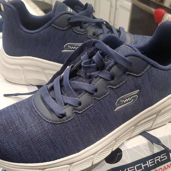 ❣️NAVY BLUE SKECHERS - Picture 7 of 16